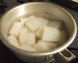 肉巻きこんにゃくと豆苗のレモンめんつゆ鍋作り方2写真