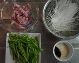 ピーマンと豚肉、春雨の塩味炒め。作り方1写真