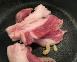 豚バラとキャベツの塩レモン煮作り方1写真