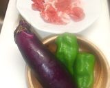 簡単♪豚肉となすとピーマンのみそ炒め♪作り方1写真