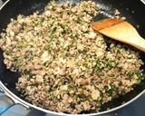 セロリの葉と挽き肉の炒め物作り方5写真