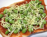 ふた口分のミートソースと枝豆のトースト。作り方5写真