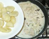 簡単クリームシチュー♪鶏むね肉とじゃが芋作り方12写真