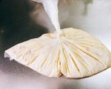 【湯煎】ポリ袋で・HMウィンナー蒸しパン作り方3写真