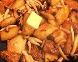 秋★キノコと鶏胸肉じゃがいものバター醤油作り方4写真