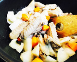 照り照り鶏手羽中と味がしゅんだ根菜の煮物作り方4写真