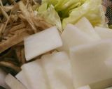ストウブで煮る野菜タップリ、うちのモツ鍋作り方2写真