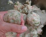 レモンで食べるれんこんと鶏挽の団子作り方3写真