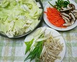 麺もちもち!シーフードと豚肉で塩焼きそば作り方1写真