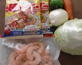 むき海老とキャベツの居酒屋焼きビーフン作り方1写真