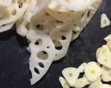 シャキッうまっ♪ 蓮根のガーリック炒め作り方1写真