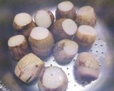 里芋の簡単料理☆きぬかつぎ☆作り方1写真