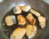 鮭ときのこと薩摩芋のマヨわさ和え。作り方7写真