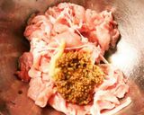 サツマイモと豚肉の味噌炒め☆作り方1写真