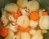 スープを味わう♪鶏手羽元と野菜のスープ作り方5写真