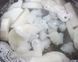 大根とこんにゃくのピリ辛炒め作り方3写真