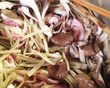 ごま香る♪牛蒡と豚肉・舞茸の簡単炒め煮♡作り方4写真