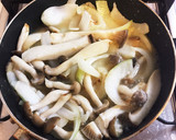 味噌と豆乳で作る鮭ときのこの和風シチュー作り方5写真