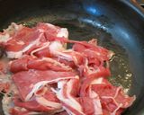 牛肉と豆苗とマッシュルームの炒め物作り方2写真