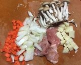 鶏肉と野菜とチーズのホワイトスープ ✳︎作り方1写真