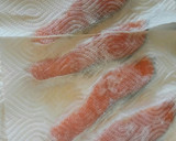 冷凍ストックが便利♥鮭のムニエル作り方1写真