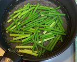 さばみそ煮缶とニンニクの芽炒め作り方2写真