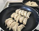 ダシダで簡単✿定番きゃべ豚餃子作り方9写真
