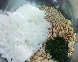 揚げ玉とゴマのおにぎり作り方1写真