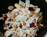 さつまいもと鶏肉の煮物作り方5写真