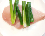 レンジのみで簡単に♪蒸し鶏の胡麻マヨ★作り方2写真