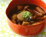 里芋ときのこの赤だし味噌汁作り方4写真