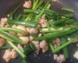 ワインに合う♪鶏肉と小ネギのにんにく炒め作り方10写真