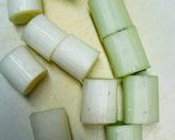 鶏股肉の焼き鳥風柚子七味をかけて作り方2写真