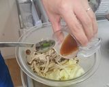 もやしキャベツとキノコのニンニク醤油和え作り方4写真