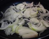 フライパンで作る☆我が家の簡単親子丼。作り方1写真
