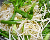 もやしと豚ひき肉の食べる中華風スープ鍋作り方3写真