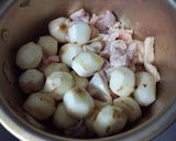 里芋と鶏の味噌生姜煮作り方3写真