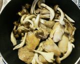 トマト缶de鶏肉＆キノコの豆乳トマト煮♪作り方3写真