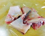 ブリのあらでマヨ豆板醤炒め・レンジ５分作り方1写真