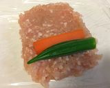 簡単！オクラと人参の鶏ミンチ巻き♪作り方2写真