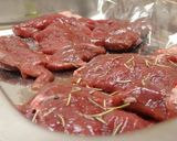 エゾ鹿のヒレステーキ ハスカップソース作り方3写真