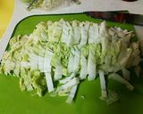 白菜とベーコンのコンソメみそ汁作り方1写真