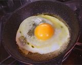 忙しい時に助かる絶品目玉焼き丼作り方2写真