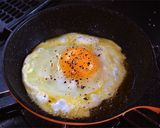 忙しい時に助かる絶品目玉焼き丼作り方3写真