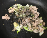あごだしで！豚肉とネギの黒ごまパスタ作り方4写真