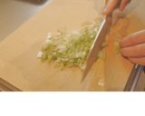 簡単！ひき肉ときのこの中華風あんかけ丼作り方1写真