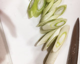 簡単！豚肉とキノコのネギ塩炒め✨作り方1写真