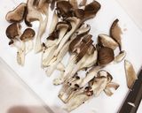 簡単!豚肉とキノコのネギ塩炒め✨作り方3写真