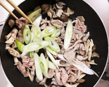 簡単！豚肉とキノコのネギ塩炒め✨作り方6写真