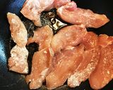 甘ピリ辛！鶏胸肉となすピーマンの味噌炒め作り方7写真